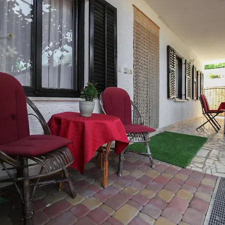 Apartament Otilija *